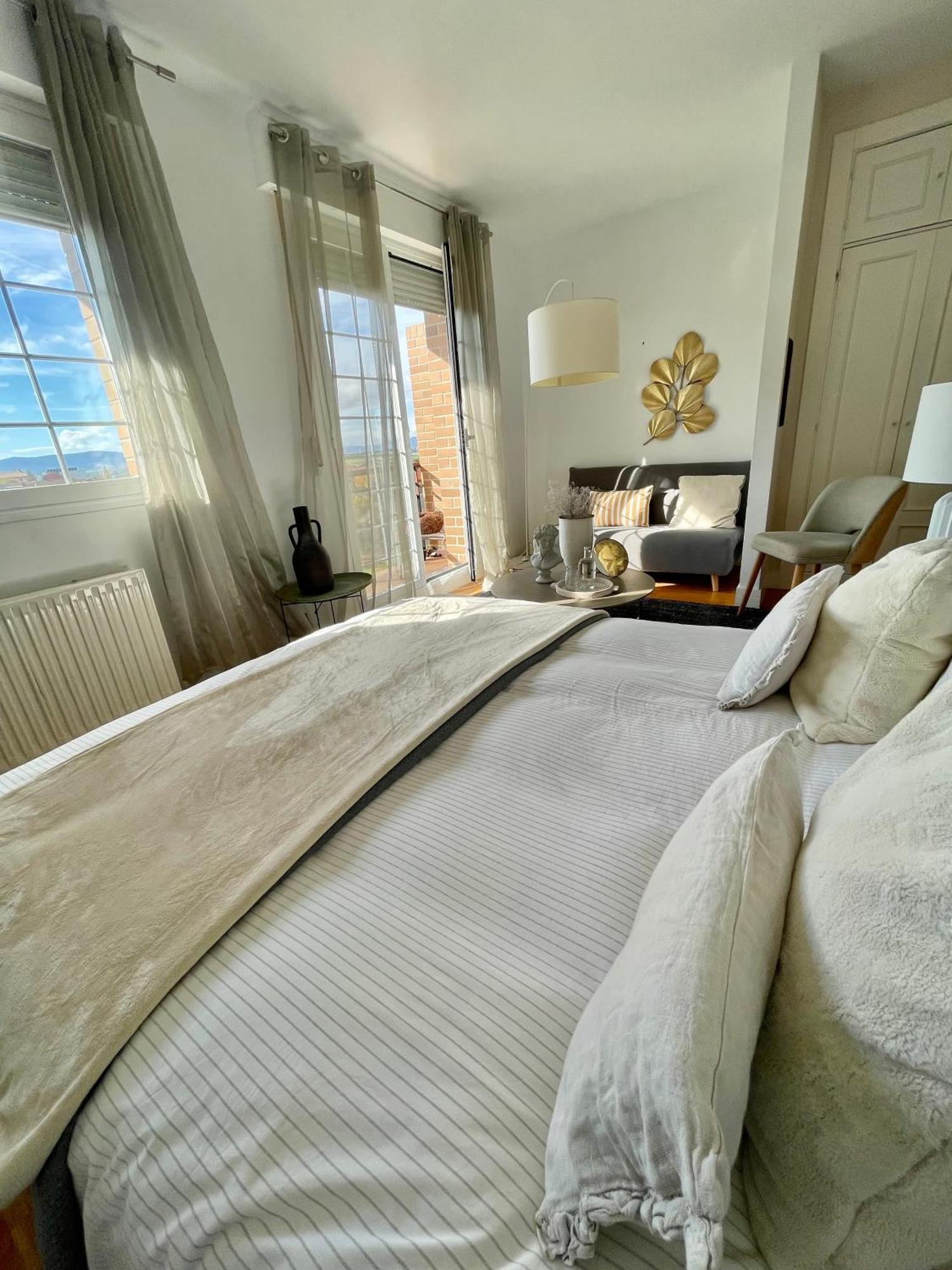 Estilosa Casa Golf Suites Gorraiz Zewnętrze zdjęcie