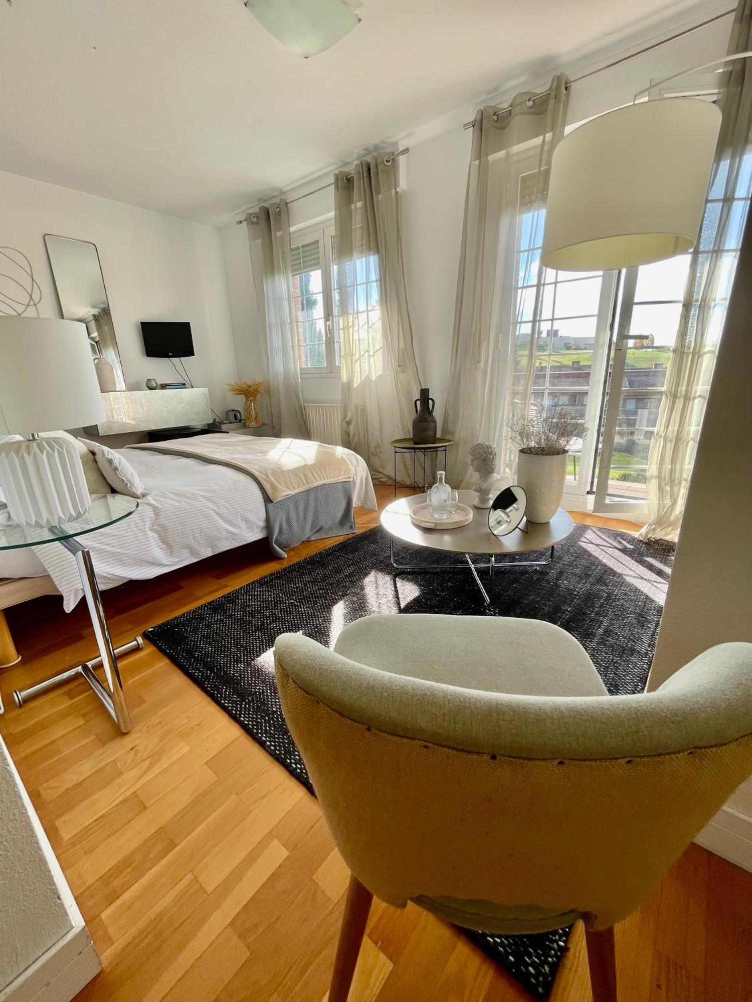 Estilosa Casa Golf Suites Gorraiz Zewnętrze zdjęcie