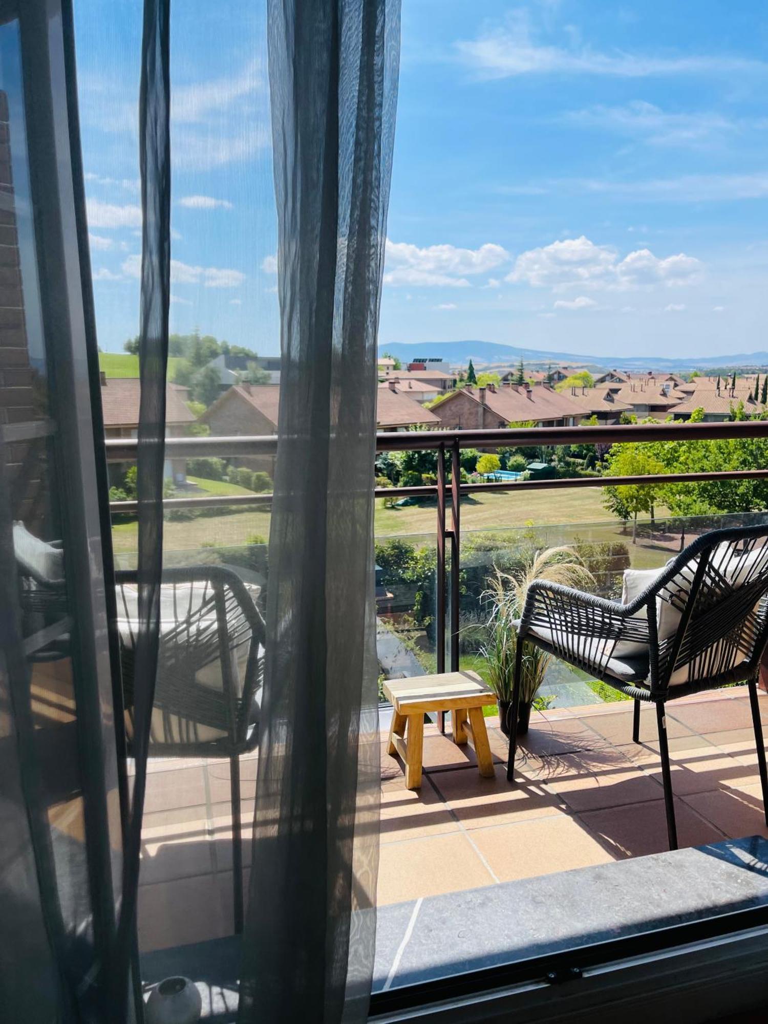 Estilosa Casa Golf Suites Gorraiz Zewnętrze zdjęcie
